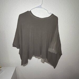 Cropped flowy t shirr